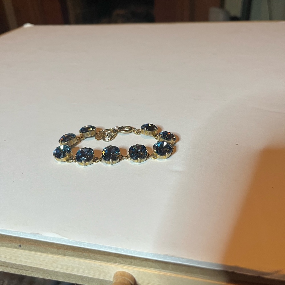 Elegant Blue and Gold Bracelet